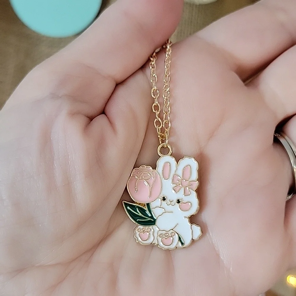 FLOWER BUNNY NECKLACE